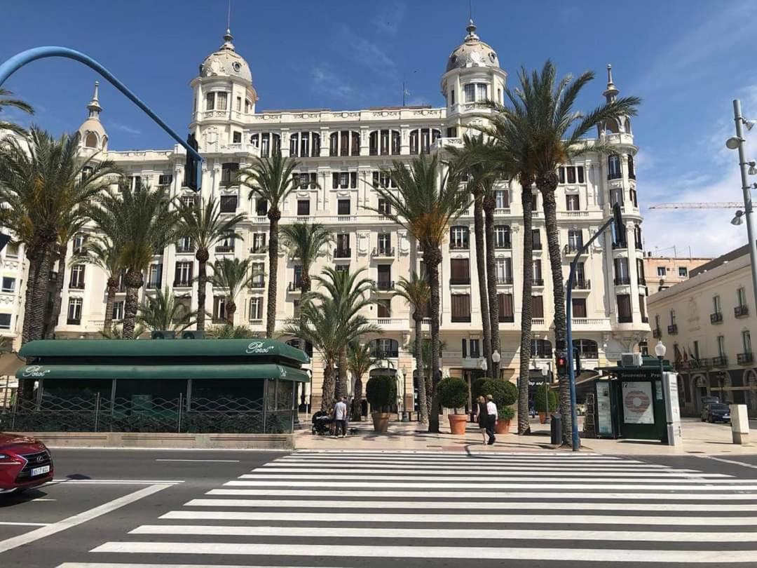 Apartamento Casaturis Con Vistas A La Playa Del Postiguet A103 Appartement Alicante Buitenkant foto